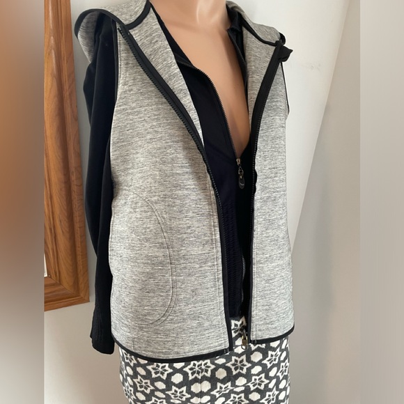 ๐ธ18.5โ PTP reversible hooded insculpt vest lululemon hoodie 6 8 grey space - Picture 3 of 7